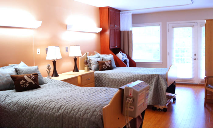Semi-private guest suite